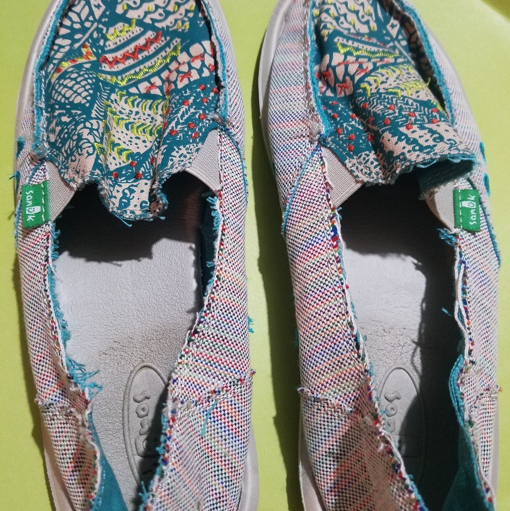 Sanuk womens slip on shoes